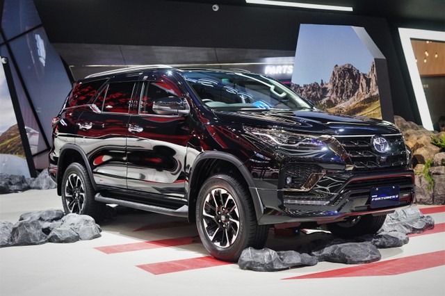 Fortuner dan Land Cruiser terbaru akan Meluncur pada 13 Januari